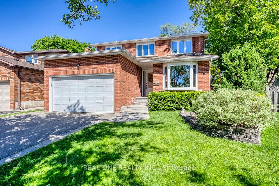 Detached at 32 Roslo Court, Oakville, ON L6H 4S1, Oakville