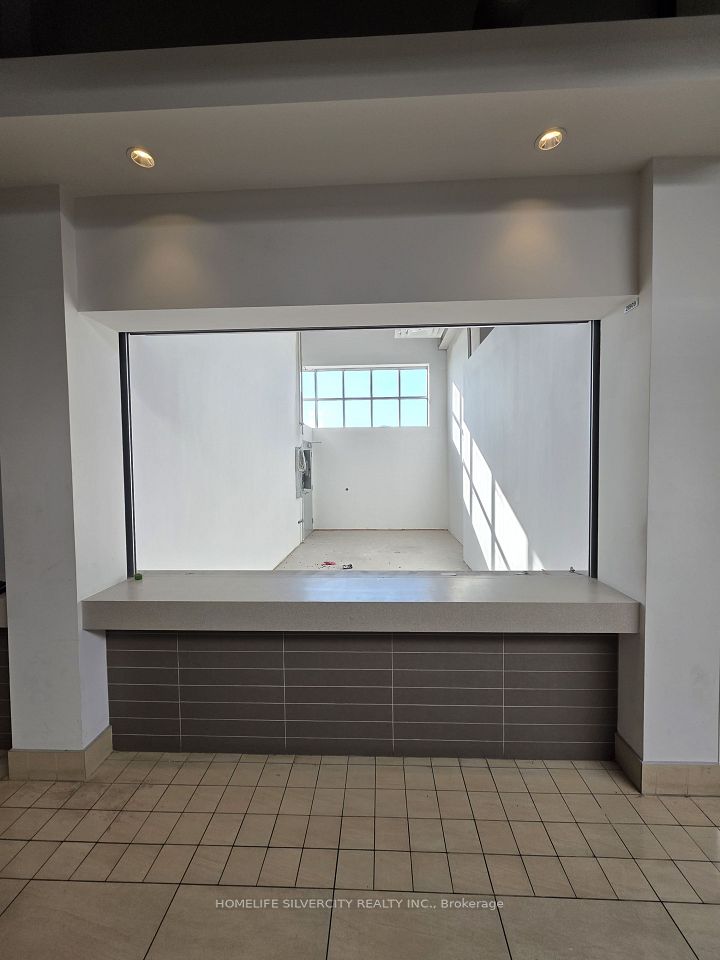 7215 Goreway Drive 2B09, Mississauga, ON L4T 2T9