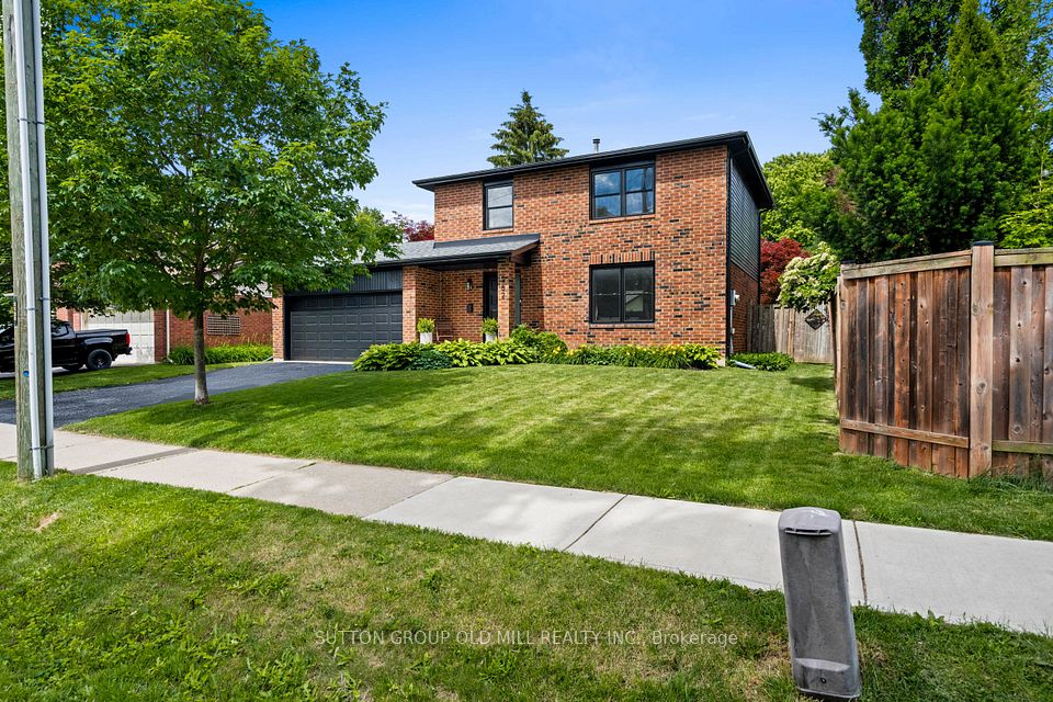Detached at 262 Chalmers Street, Oakville, ON L6L 6A7, Oakville
