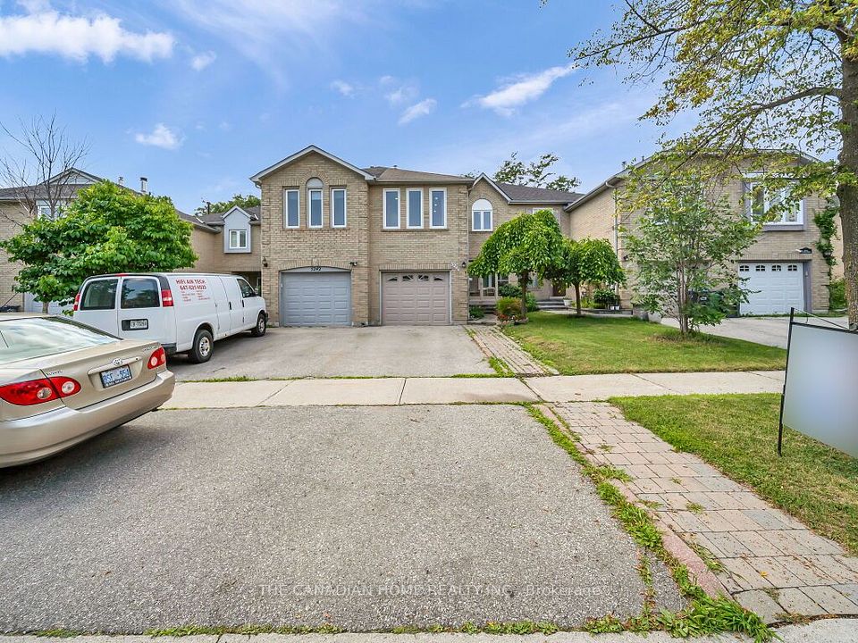 Att/Row/Townhouse at 5244 Cinnamon Road, Mississauga, ON L5V 1T3, Mississauga