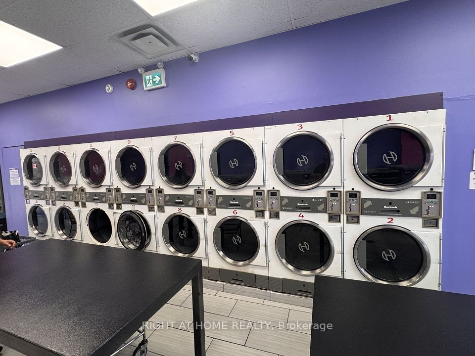20A Rexdale Boulevard, Toronto, ON M9W 5Z3