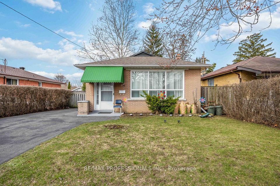 14 Dashwood Crescent, Toronto, ON M9V 2N8 at 14 Dashwood Crescent, Toronto, ON M9V 2N8, Toronto W10, ON, M9V 2N8