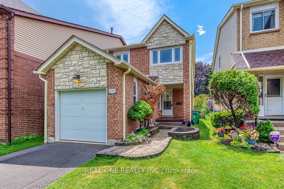 741 Queensbridge Drive, Mississauga, ON L5C 3T3 at 741 Queensbridge Drive, Mississauga, ON L5C 3T3, Mississauga, ON, L5C 3T3