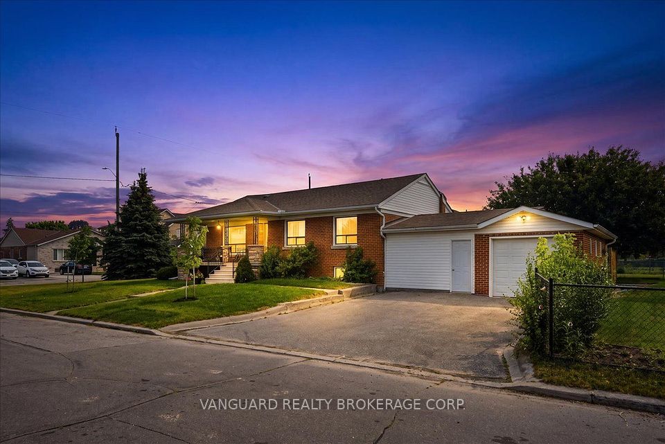 39 Camborne Avenue, Toronto, ON M3M 2P9 at 39 Camborne Avenue, Toronto, ON M3M 2P9, Toronto W05, ON, M3M 2P9
