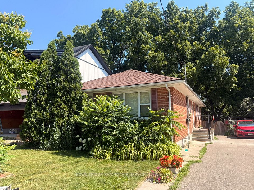Detached at 19 Academy Road 1, Halton Hills, ON L7G 3N7, Halton Hills