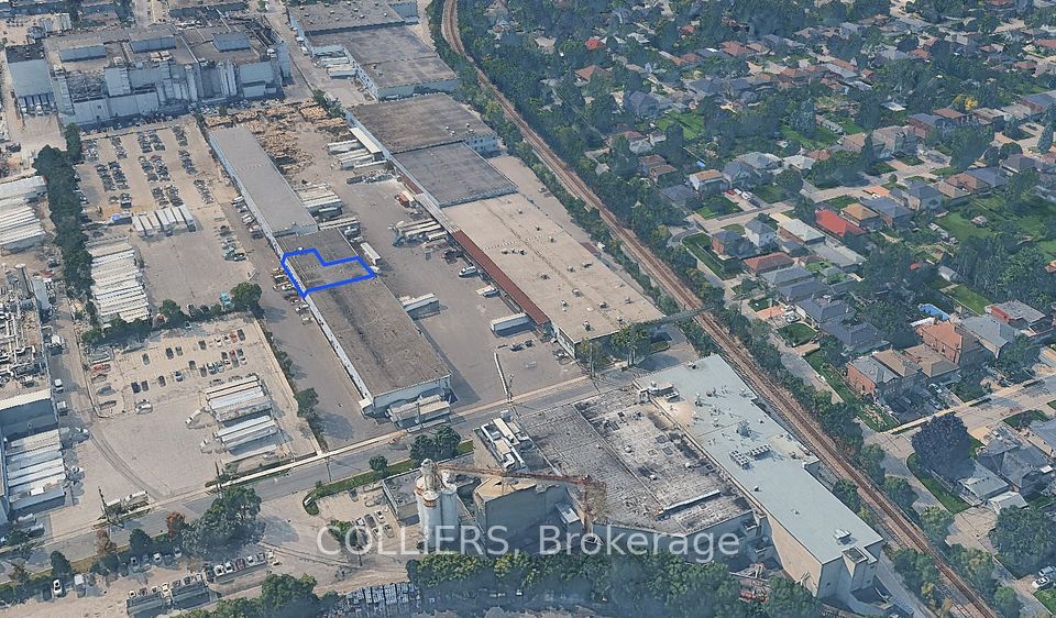 61 Huxley Road, Toronto, ON M9M 3B4