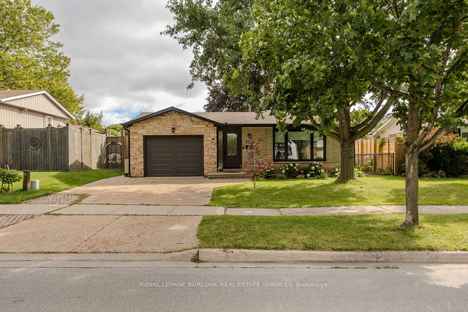 3128 Centennial Drive, Burlington, ON L7M 1B9 at 3128 Centennial Drive, Burlington, ON L7M 1B9, Burlington, ON, L7M 1B9