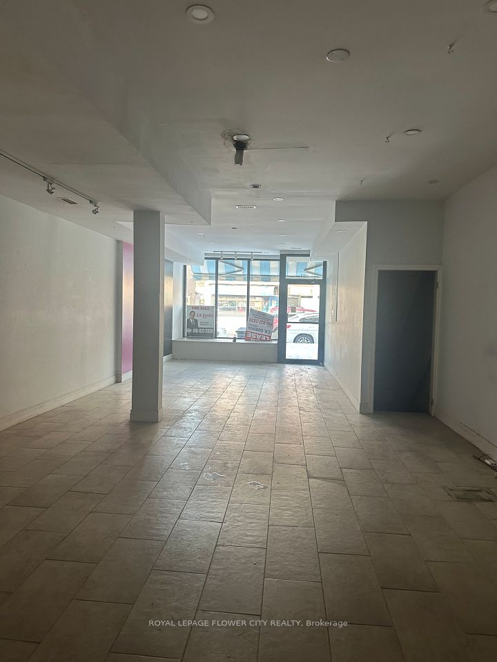 1188 Weston Road, Toronto, ON M9M 4P4
