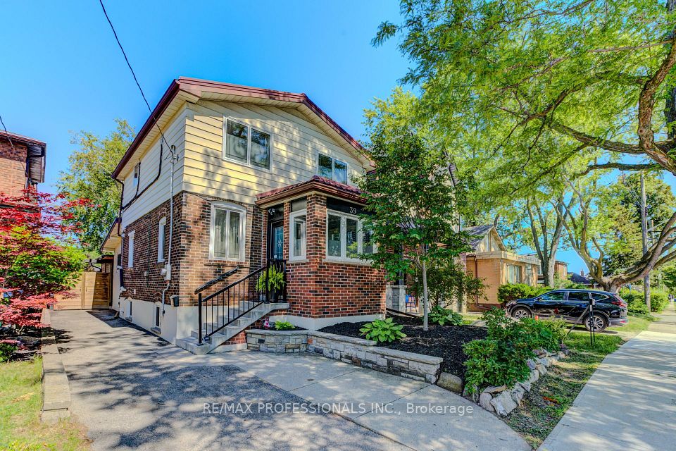 39 Rosemeade Avenue, Toronto, ON M8Y 3A4 at 39 Rosemeade Avenue, Toronto, ON M8Y 3A4, Toronto W07, ON, M8Y 3A4