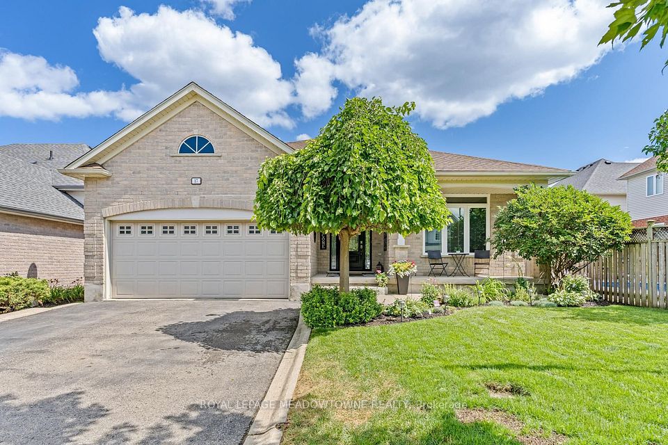 17 Dawkins Crescent, Halton Hills, ON L7J 2Z4 at 17 Dawkins Crescent, Halton Hills, ON L7J 2Z4, Halton Hills, ON, L7J 2Z4
