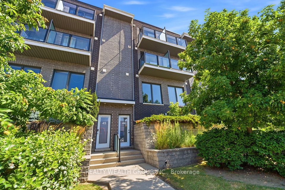 2059 Weston Road 44, Toronto, ON M9N 1X7 at 2059 Weston Road 44, Toronto, ON M9N 1X7, Toronto W04, ON, M9N 1X7