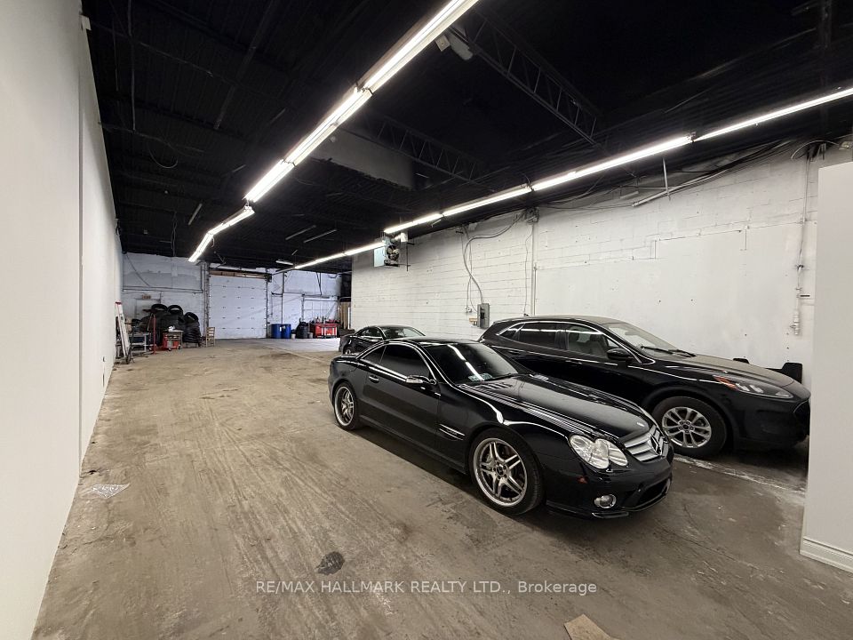 1101 W Finch Avenue W 18, Toronto, ON M3J 2C9
