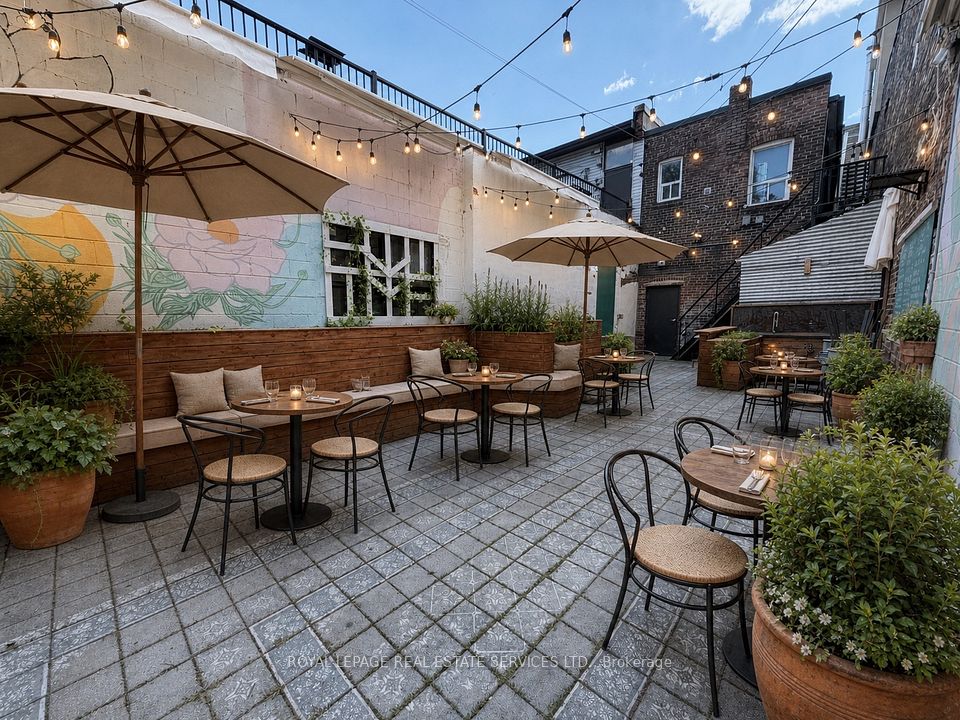 1294 Queen Street W, Toronto, ON M6K 1L4