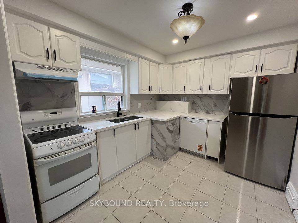 33 Bradstock Road, Toronto, ON M9M 1M9 at 33 Bradstock Road, Toronto, ON M9M 1M9, Toronto W05, ON, M9M 1M9