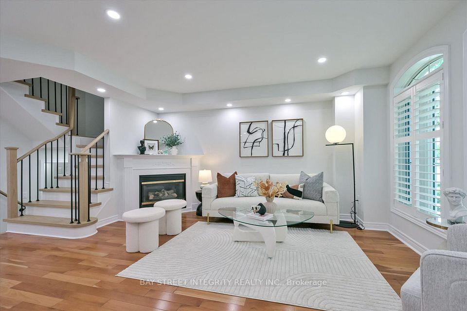 208 Georgian Drive, Oakville, ON L6H 6T8 at 208 Georgian Drive, Oakville, ON L6H 6T8, Oakville, ON, L6H 6T8