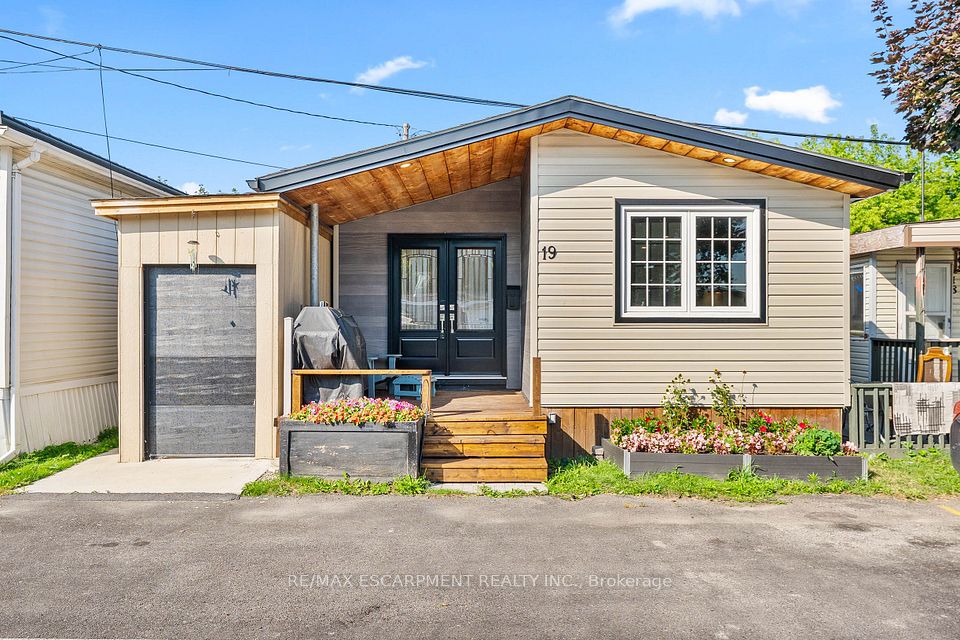 3233 DERRY Road E 19, Mississauga, ON L4T 1A8 at 3233 DERRY Road E 19, Mississauga, ON L4T 1A8, Mississauga, ON, L4T 1A8