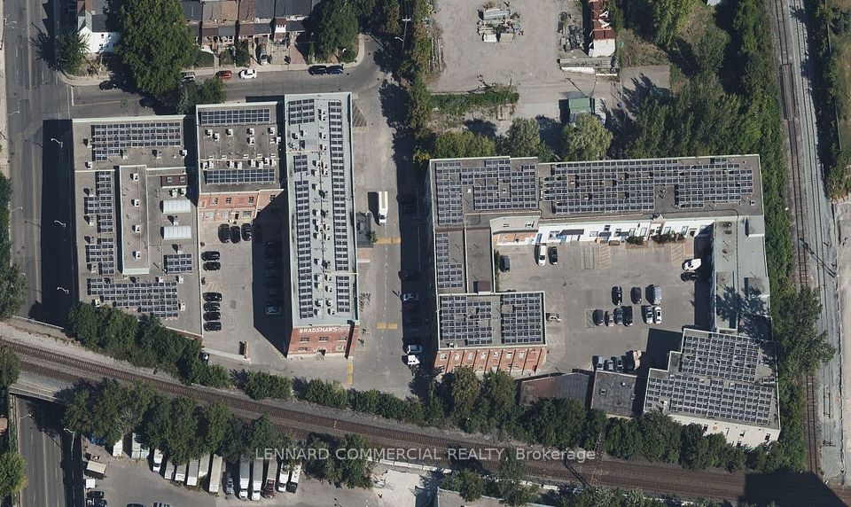 1 Wiltshire Avenue I, Toronto, ON M6N 2V7