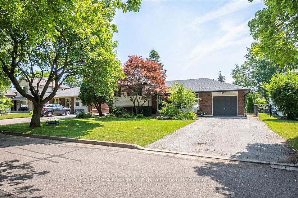 5410 Clive Crescent, Burlington, ON L7L 3P1 at 5410 Clive Crescent, Burlington, ON L7L 3P1, Burlington, ON, L7L 3P1