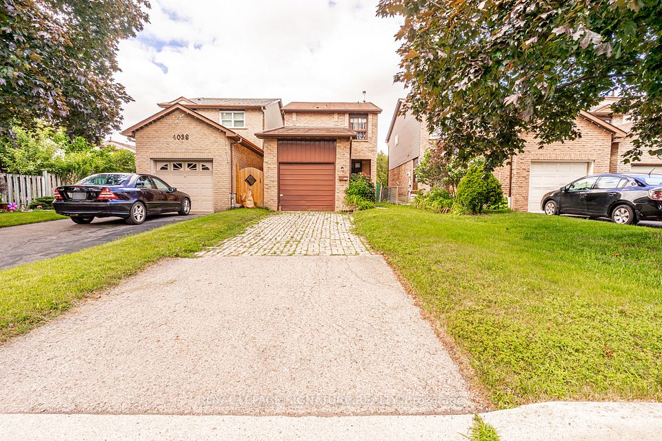 4040 Silverhaze Road, Mississauga, ON L4W 3K1 at 4040 Silverhaze Road, Mississauga, ON L4W 3K1, Mississauga, ON, L4W 3K1