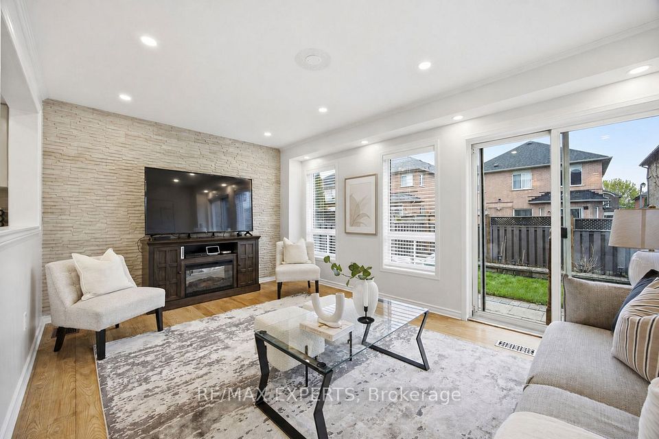 40 Dills Crescent, Milton, ON L9T 5P2 at 40 Dills Crescent, Milton, ON L9T 5P2, Milton, ON, L9T 5P2