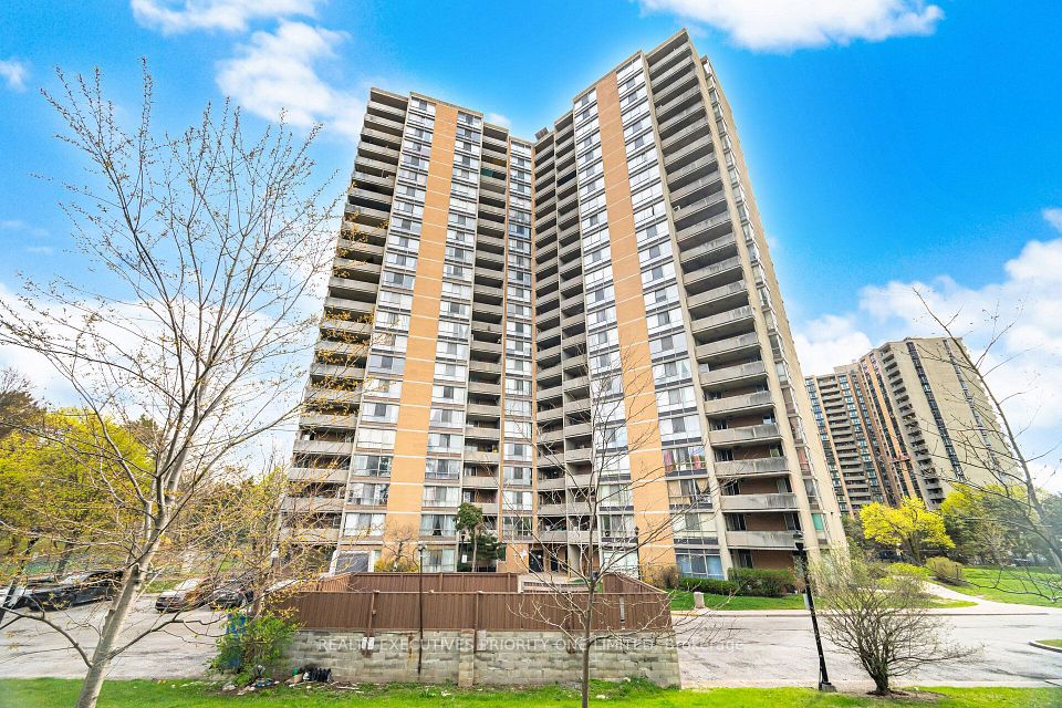 10 Martha Eaton Way 1802, Toronto, ON M6M 5B3 at 10 Martha Eaton Way 1802, Toronto, ON M6M 5B3, Toronto W04, ON, M6M 5B3