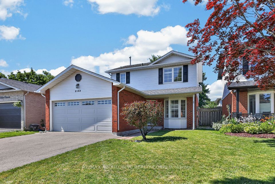 2102 Salma Crescent, Burlington, ON L7M 3T1 at 2102 Salma Crescent, Burlington, ON L7M 3T1, Burlington, ON, L7M 3T1