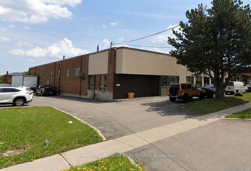 465 Norfinch Drive 1, Toronto, ON M3N 1Y7