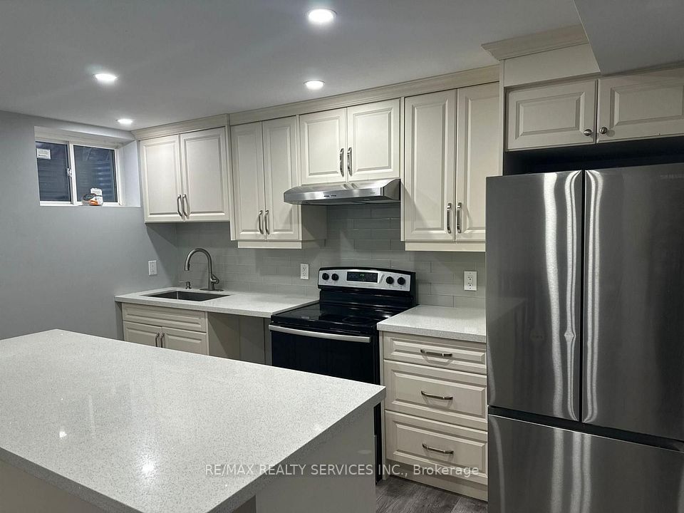 Detached at 266 Dougall Avenue, Caledon, ON L7C 3V5, Caledon