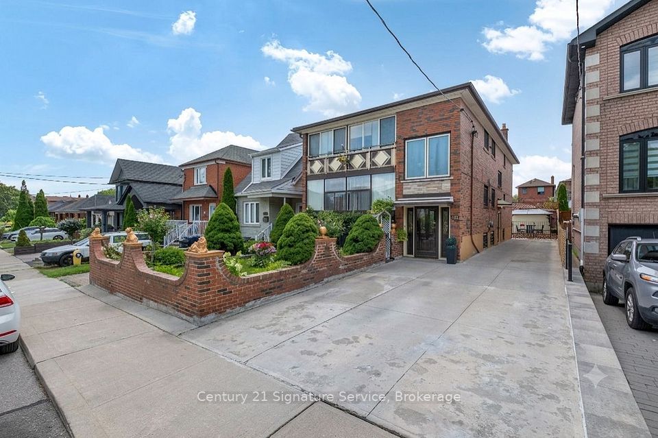 524 Silverthorn Avenue, Toronto, ON M6M 3H7 at 524 Silverthorn Avenue, Toronto, ON M6M 3H7, Toronto W03, ON, M6M 3H7
