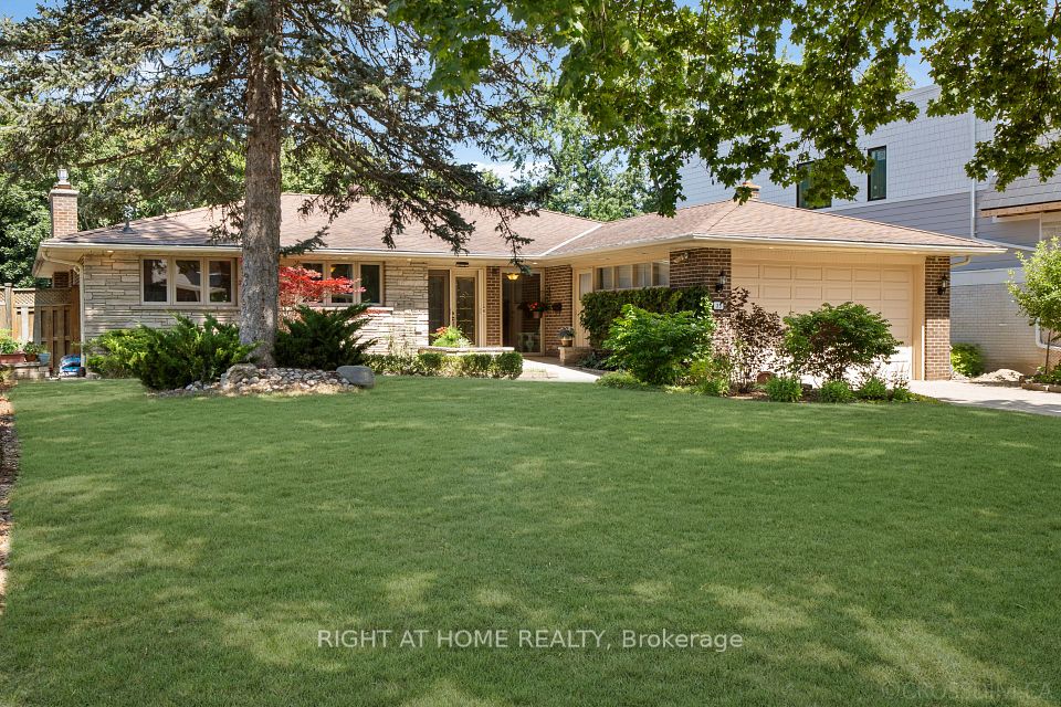 39 Grovetree Road, Toronto, ON M9V 2Y4 at 39 Grovetree Road, Toronto, ON M9V 2Y4, Toronto W10, ON, M9V 2Y4