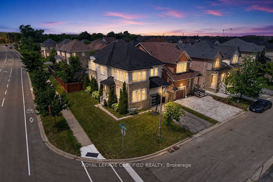 2561 Grand Oak Trail, Oakville, ON L6M 0R4 at 2561 Grand Oak Trail, Oakville, ON L6M 0R4, Oakville, ON, L6M 0R4