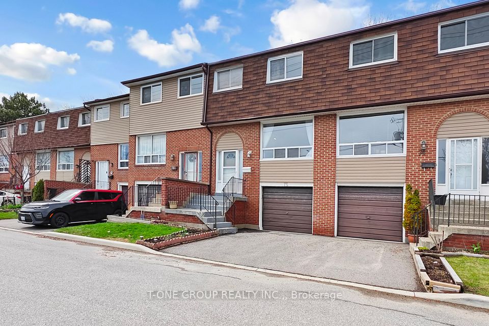 3025 Cedarglen Gate 75, Mississauga, ON L5C 2V7 at 3025 Cedarglen Gate 75, Mississauga, ON L5C 2V7, Mississauga, ON, L5C 2V7