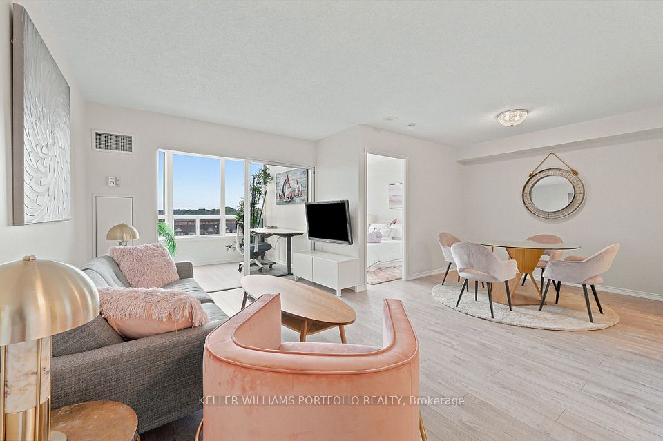 135 Hillcrest Avenue 605, Mississauga, ON L5B 4B1 at 135 Hillcrest Avenue 605, Mississauga, ON L5B 4B1, Mississauga, ON, L5B 4B1
