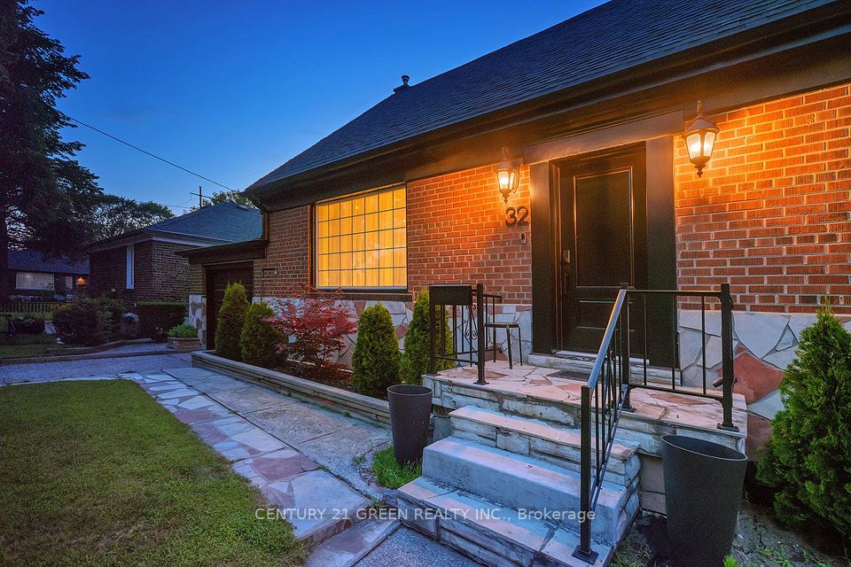 32 Castlebar Road, Toronto, ON M8Z 2J5 at 32 Castlebar Road, Toronto, ON M8Z 2J5, Toronto W07, ON, M8Z 2J5
