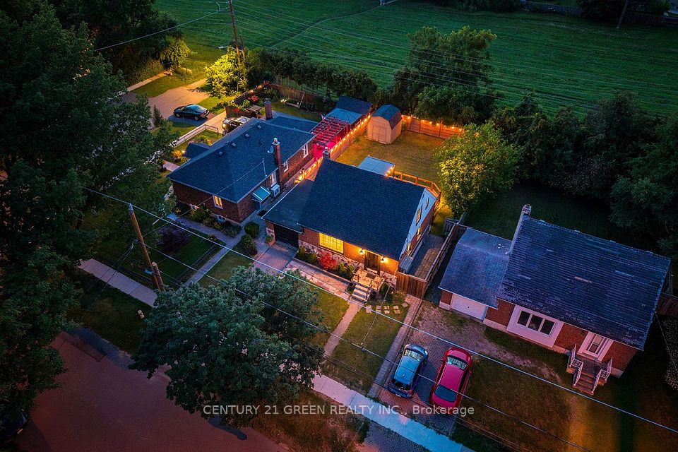 32 Castlebar Road, Toronto, ON M8Z 2J5 at 32 Castlebar Road, Toronto, ON M8Z 2J5, Toronto W07, ON, M8Z 2J5