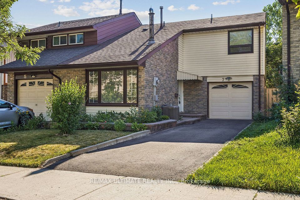 7 Pumfrey Crescent, Toronto, ON M9V 4L5 at 7 Pumfrey Crescent, Toronto, ON M9V 4L5, Toronto W10, ON, M9V 4L5