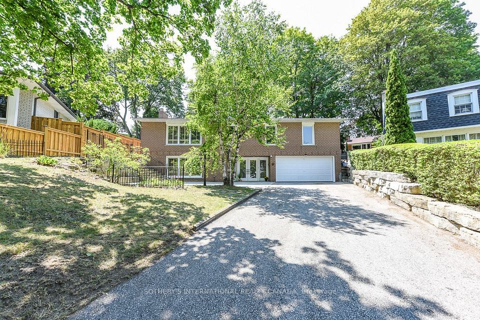 31 Queensborough Crescent, Toronto, ON M9R 1A1 at 31 Queensborough Crescent, Toronto, ON M9R 1A1, Toronto W09, ON, M9R 1A1