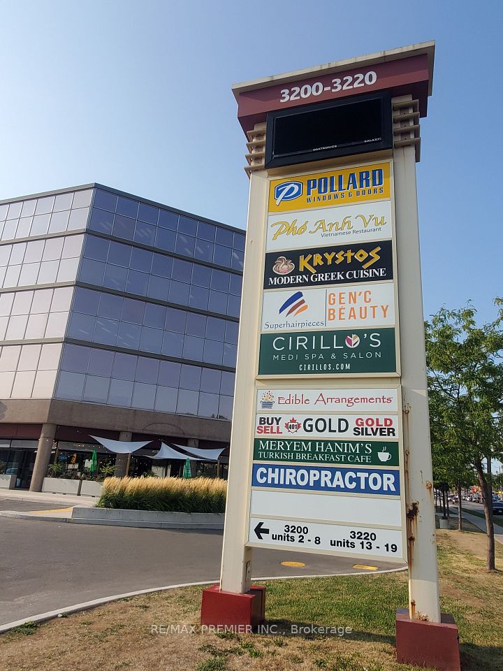 3220 Dufferin Street 13, Toronto, ON M6A 2T3
