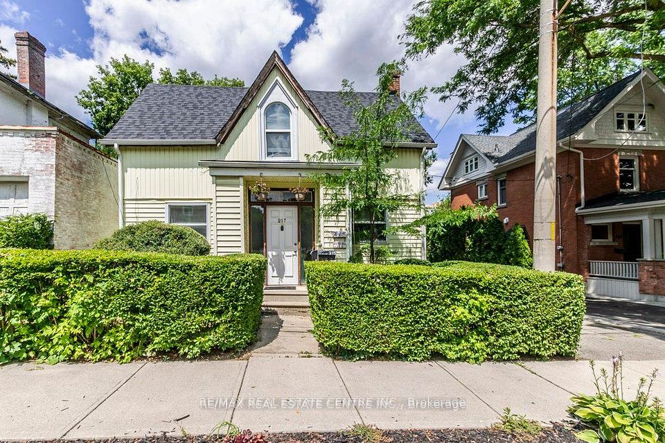 215-217 Queen Street, Milton, ON L9T 1K3 at 215-217 Queen Street, Milton, ON L9T 1K3, Milton, ON, L9T 1K3