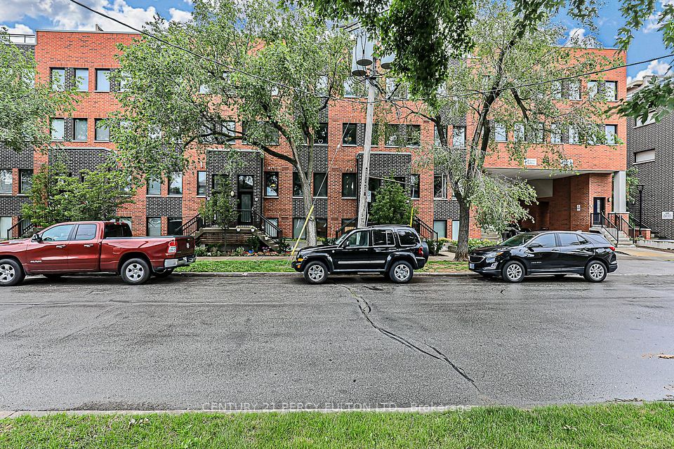 68 Winston Park Boulevard 7, Toronto, ON M3K 1C3 at 68 Winston Park Boulevard 7, Toronto, ON M3K 1C3, Toronto W05, ON, M3K 1C3