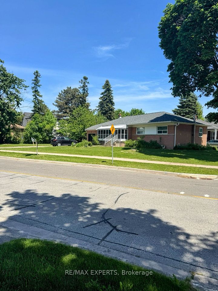 69 Lloyd Manor Road, Toronto, ON M9B 5J1 at 69 Lloyd Manor Road, Toronto, ON M9B 5J1, Toronto W08, ON, M9B 5J1