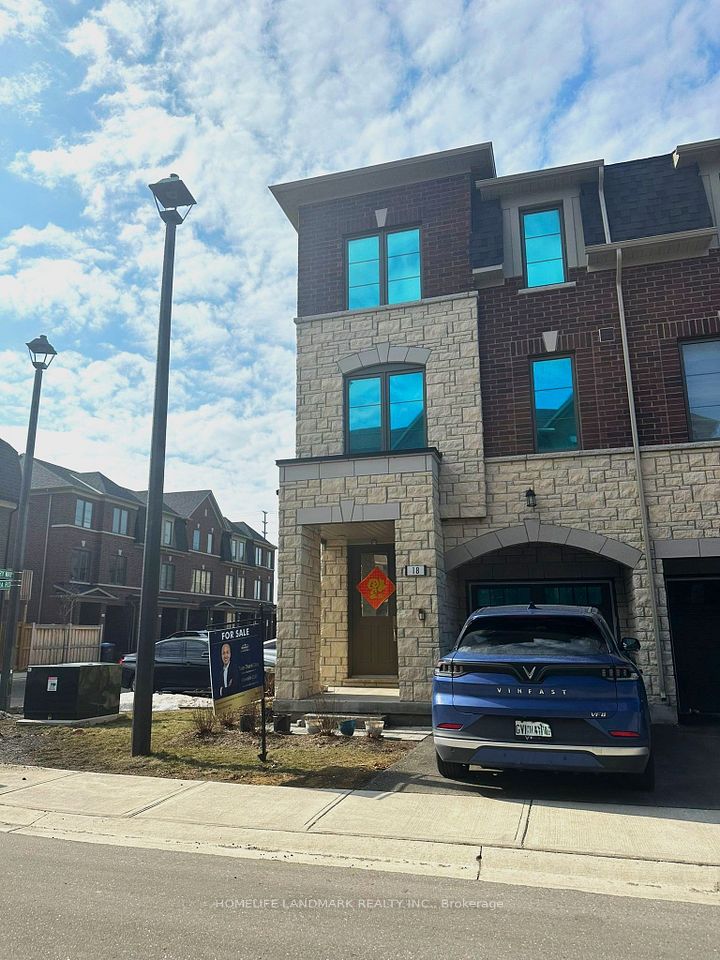 Att/Row/Townhouse at 18 Lavinia Road, Brampton, ON L6P 4N8, Brampton