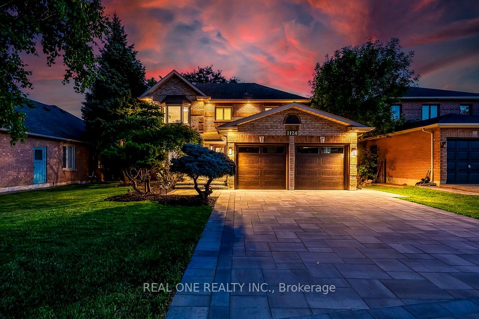1124 Thoresby Drive, Oakville, ON L6J 7M6 at 1124 Thoresby Drive, Oakville, ON L6J 7M6, Oakville, ON, L6J 7M6