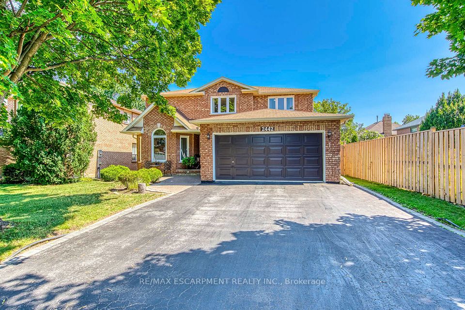 Detached at 2442 Wynten Way, Oakville, ON L6J 7K9, Oakville