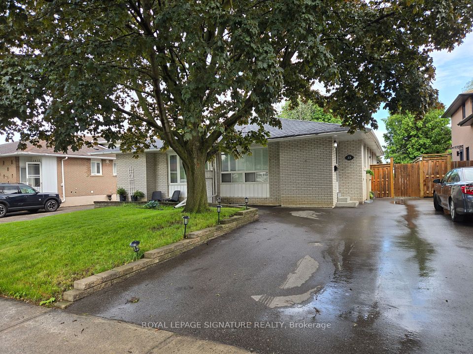 Semi-Detached at 2026 Fontwell Crescent B, Mississauga, ON L5J 2G7, Mississauga