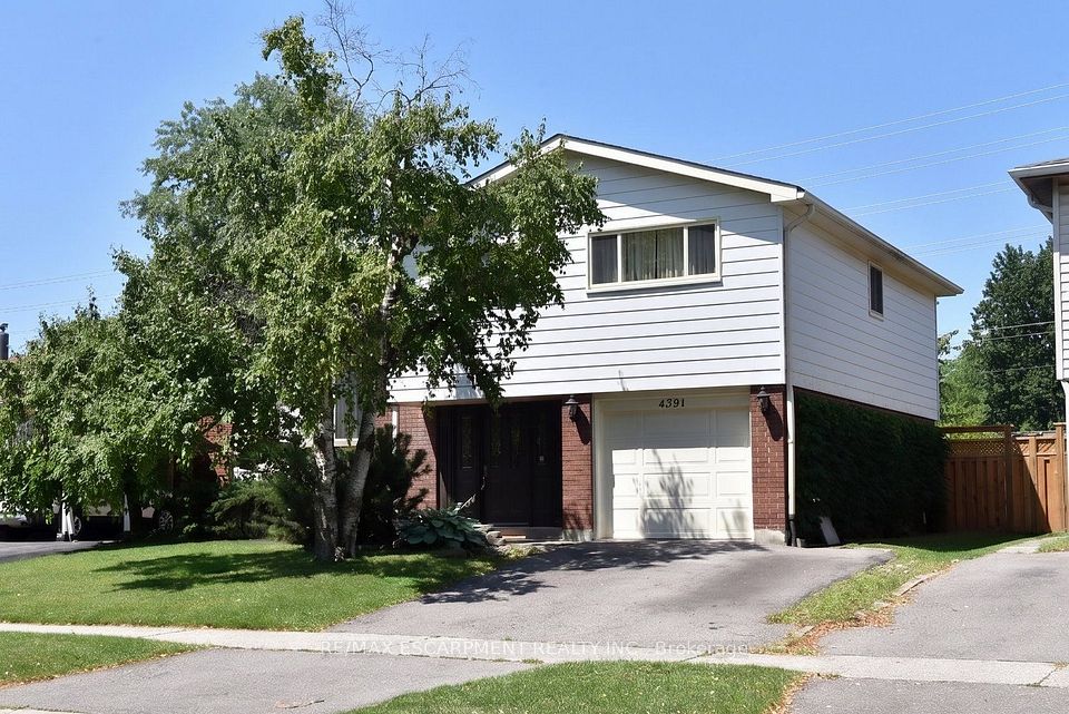 Detached at 4391 Bennett Road, Burlington, ON L7L 1Y5, Burlington