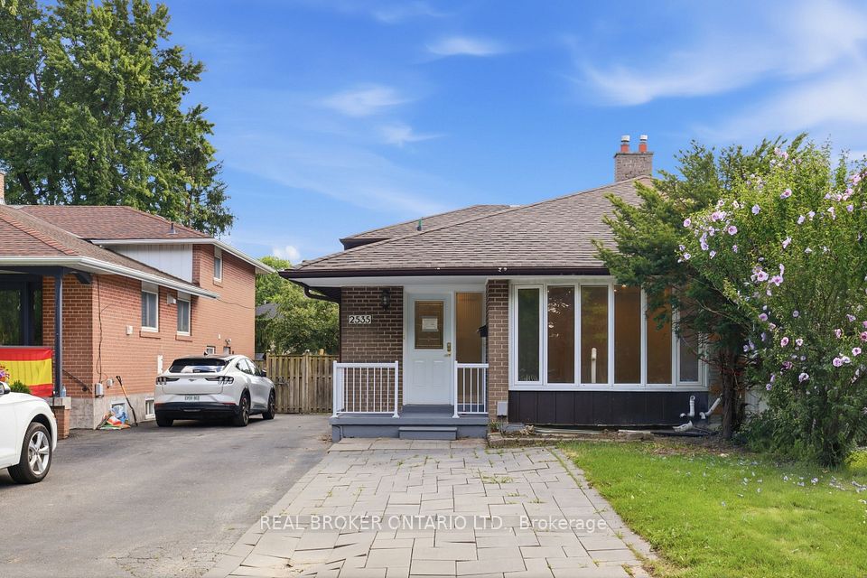Semi-Detached  at 2535 Padstow Crescent, Mississauga, ON L5J 2G2, Mississauga