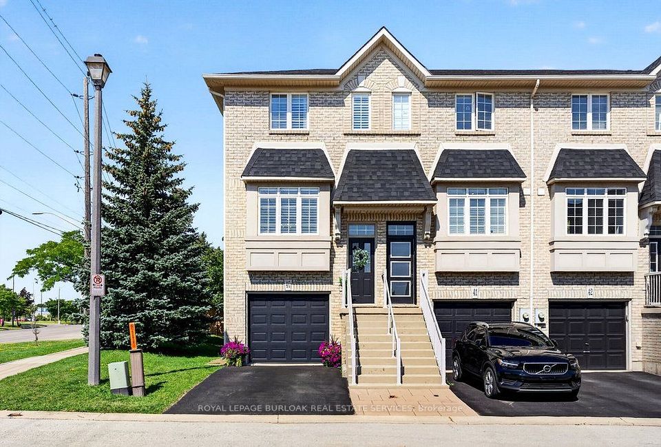 Att/Row/Townhouse at 5080 Fairview Street 40, Burlington, ON L7L 7G1, Burlington