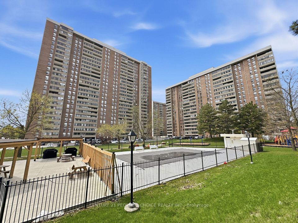 Condo Apartment at 18 Knightsbridge Road 2109, Brampton, ON L6T 3X5, Brampton