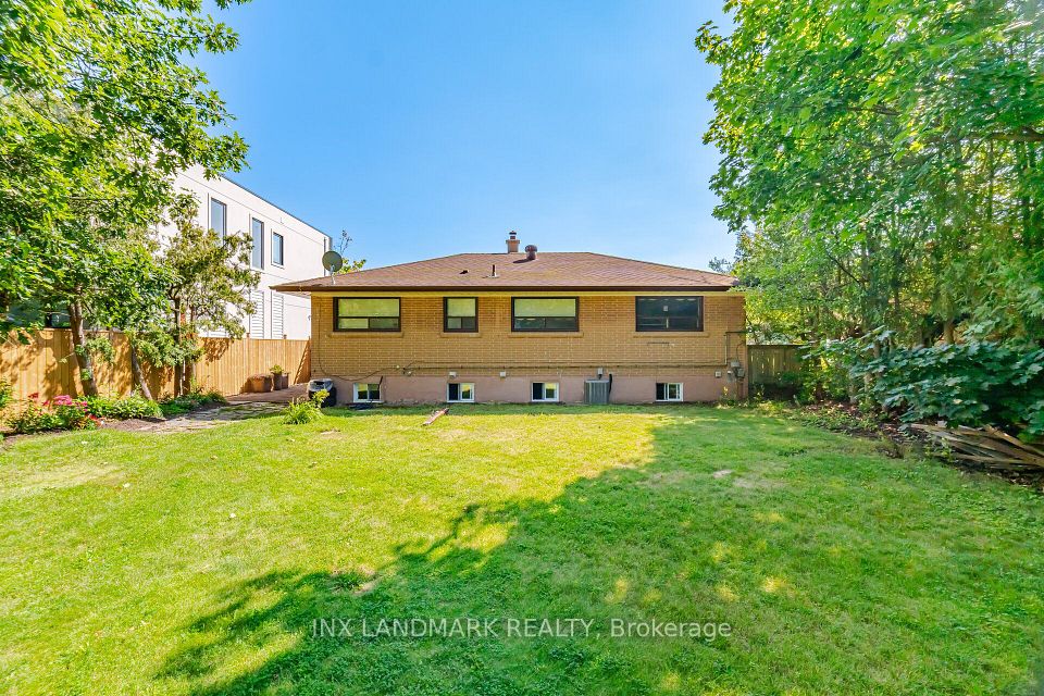 Detached at 559 Wolsey Crescent, Oakville, ON L6L 4W3, Oakville